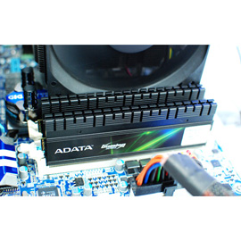 A-DATA AX3U1600GC2G9-TG2 photo du produit side M